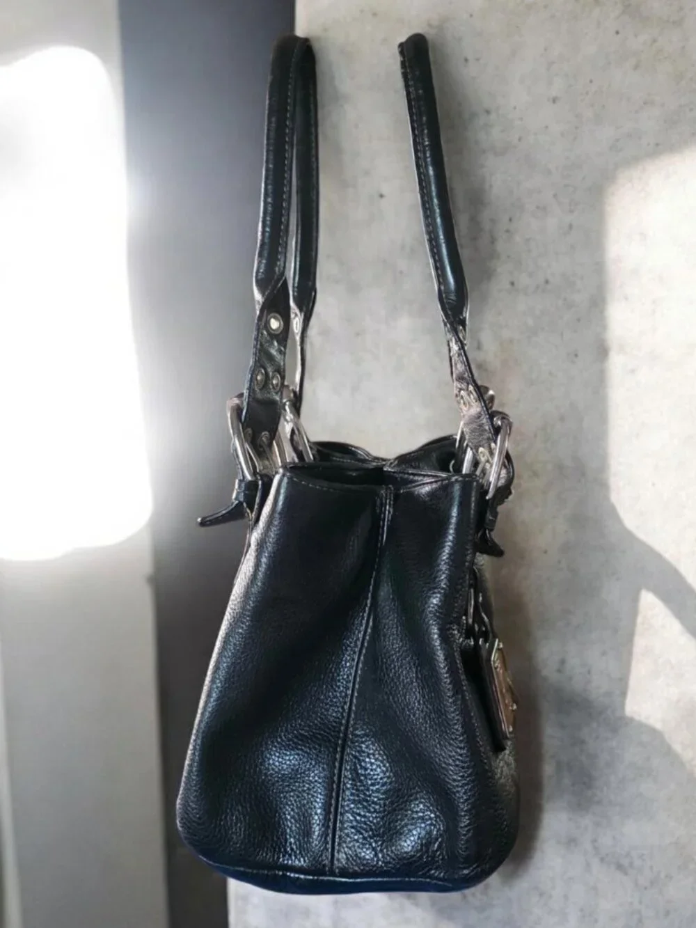 VINTAGE TIGNANELLO Black Leather Pebble Grain Satchel/Bucket Bag With Buckles
